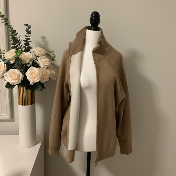 Love 9 - Picture 3 of 10